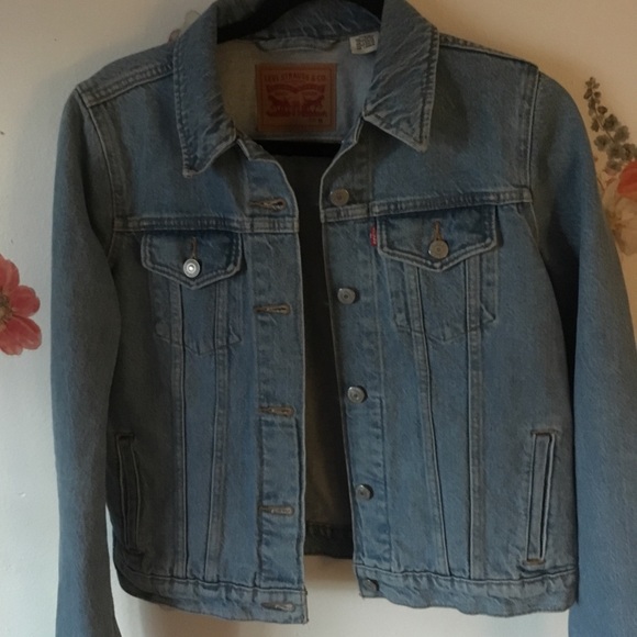 BRAND NEW Women’s Levi Denim Jacket - Picture 5 of 8
